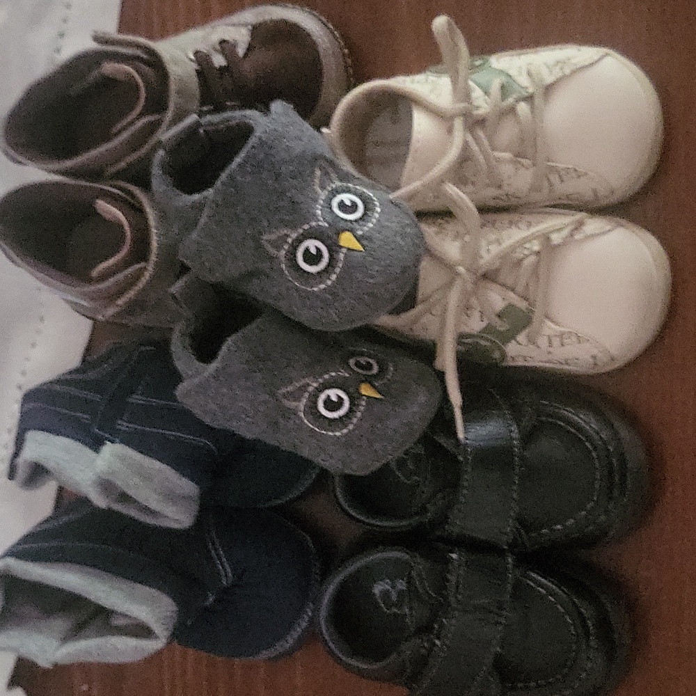 Bundle od baby shoes